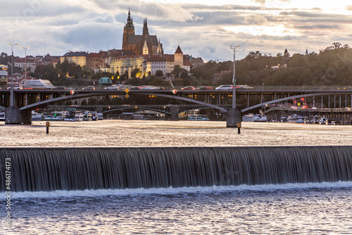 Foto Skyline of Prague with Stefanikuv bridge and the Castle, Czech Republic