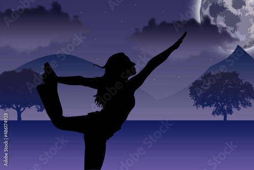 maestra de yoga ante el gran campo de noche