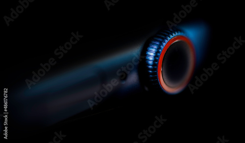 T้้he red ring in the black Digital Crown.