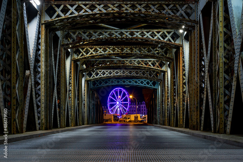 Dieppe, le pont Colbert de nuit. Avec la grande roue au fond.