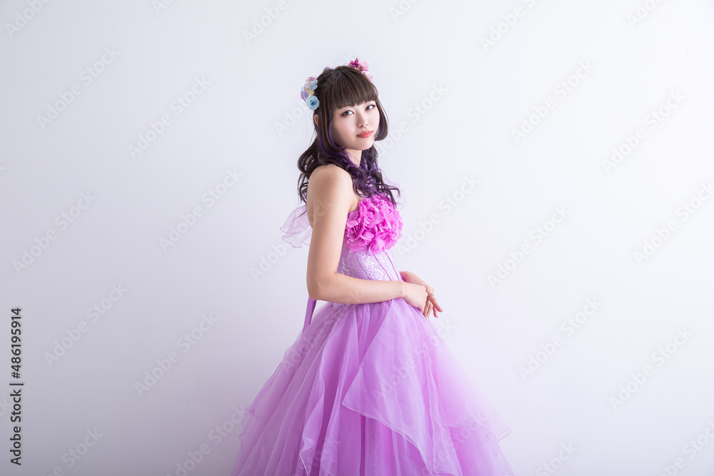 ピンクのシフォンドレスを着た女性 dress
ピンクのシフォンドレスを着た女性 dress