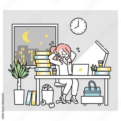 オフィスでパソコンに向かって仕事をする女性の1日（夜・暗闇）