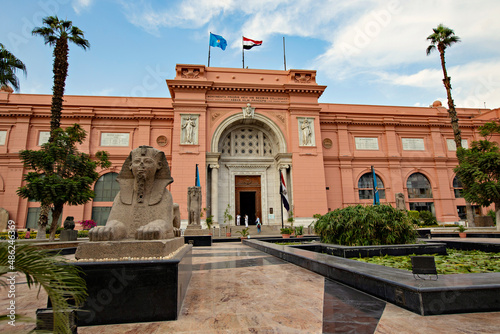 Billede på lærred Egyptian Museum or Museum of Cairo building in Cairo downtown, Egypt