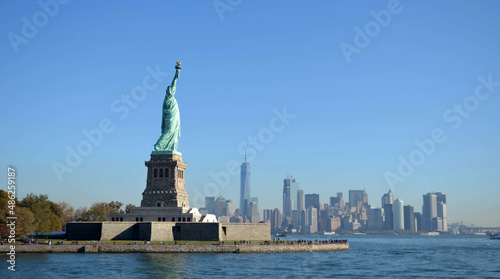 New York, Statue liberté et skyline Manhattan © Loulou & Lily