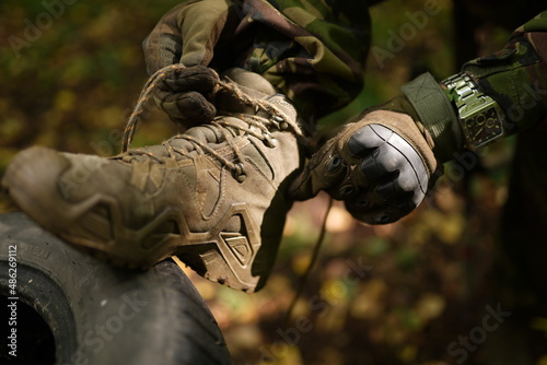 military boot laces, greens in the forest military boot, tactical gloves