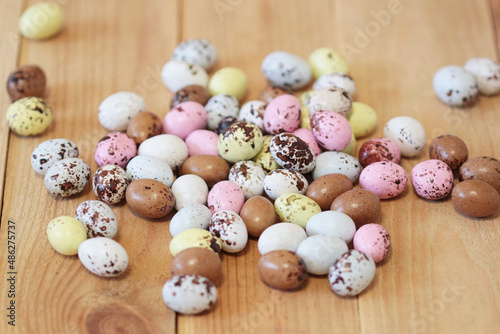 Huevos de pascua de chocolate