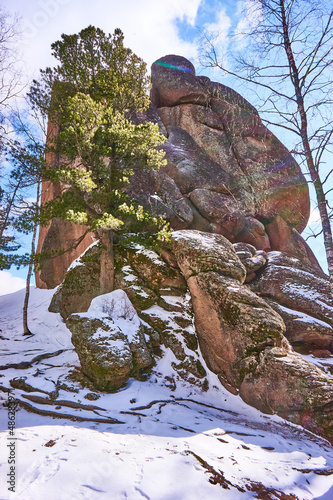 Krasnoyarsk pillars a place of rest for the inhabitants of the rock feathers