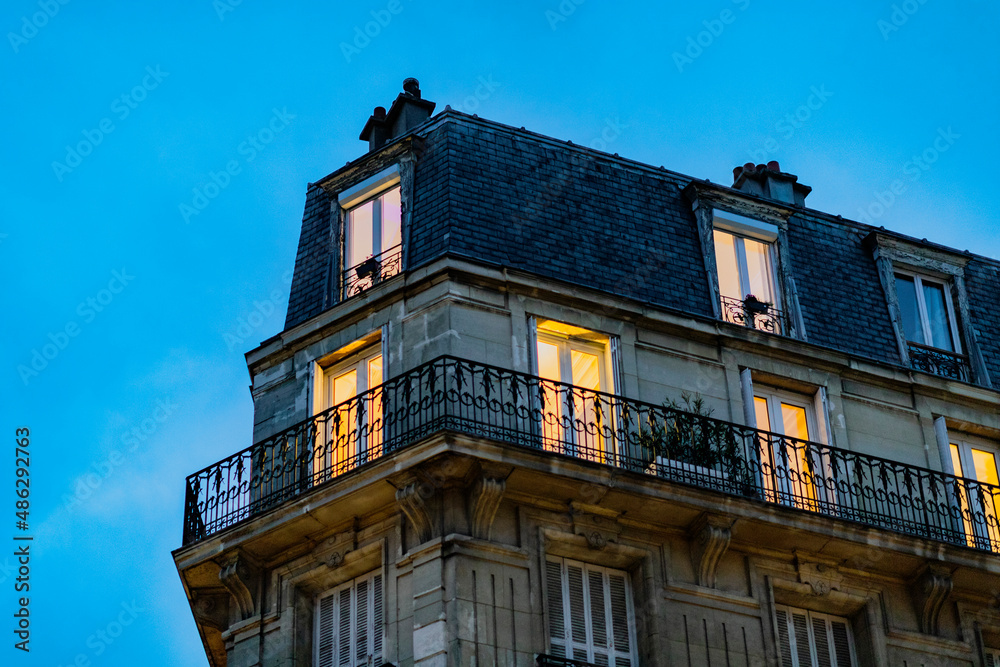 Fototapeta premium Un soir au Buttes Chaumont