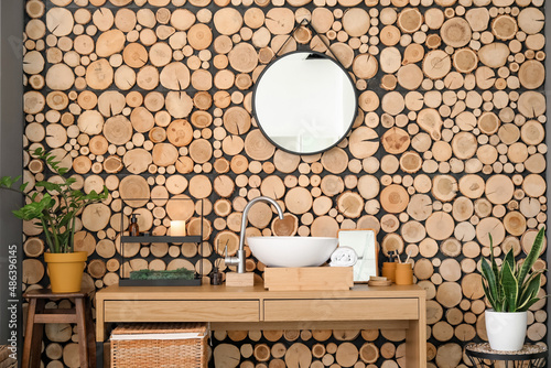 Modern bathroom interior de...