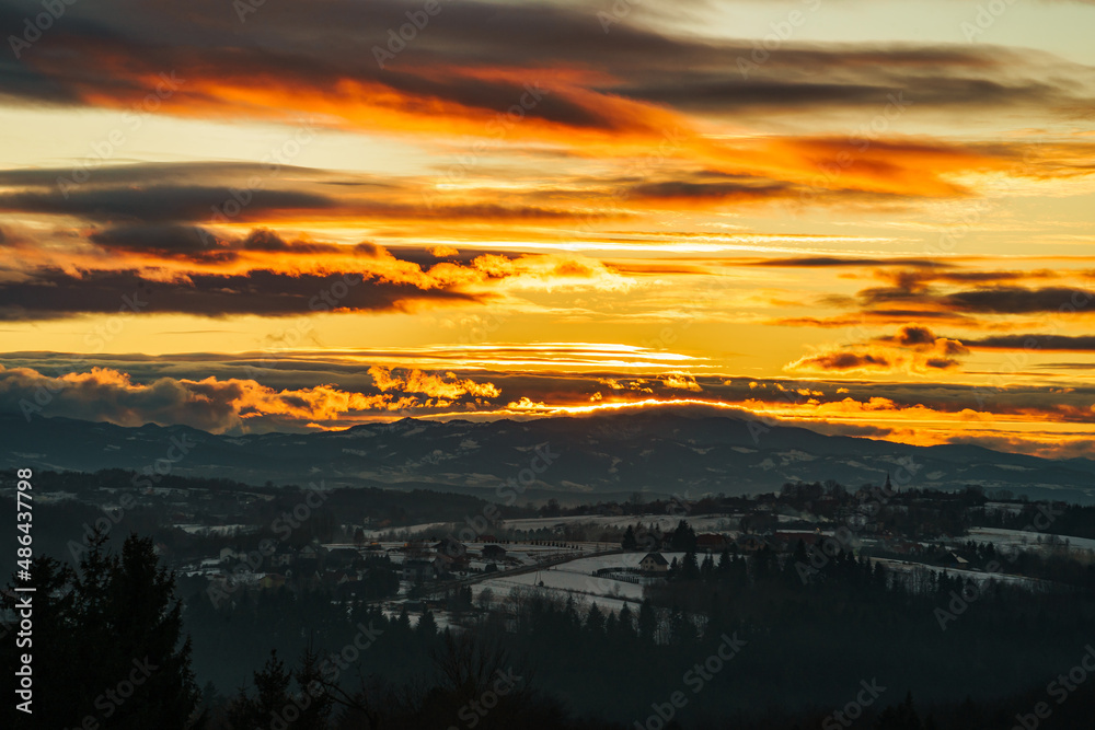 Fototapeta premium Cieniawa, Nowy Sącz. Płonące niebo, Małopolska