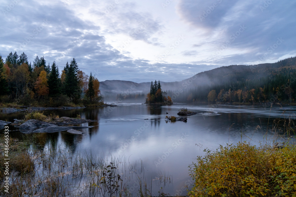 Fototapeta premium Beautiful landscape in Norway in fall 2021.