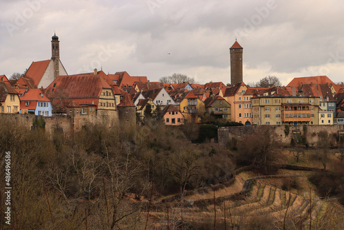 Rothenburg ob der Tauber; Teilansicht an der Burgstraße mit Johanniskirche