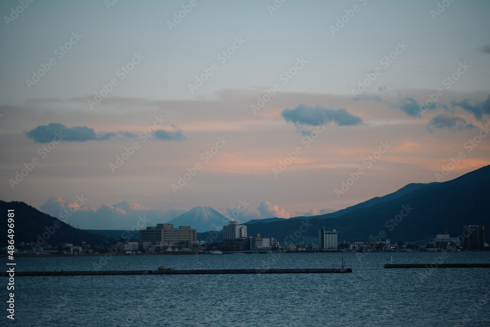 諏訪湖と富士山の夕焼け