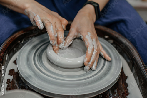 Modeling a pot on a potter's wheel