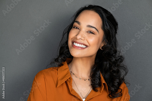Quadro su tela Happy latin beautiful woman smiling