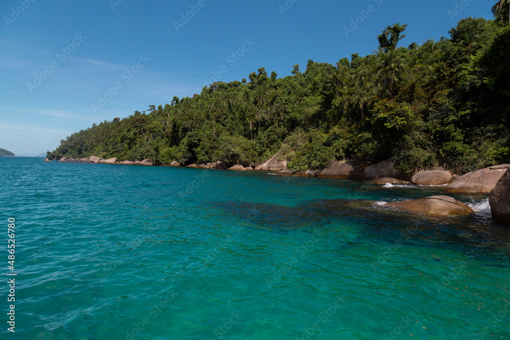 Fototapeta premium Paraty, Rio de Janeiro, Brasil: Ilha dos Cocos, a paradise destination located in Paraty 