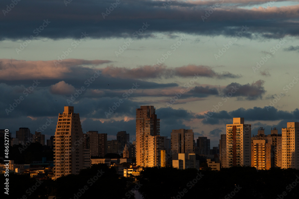 São Paulo, São Paulo, Brasil: Amanhecer na capital do estado de SP
