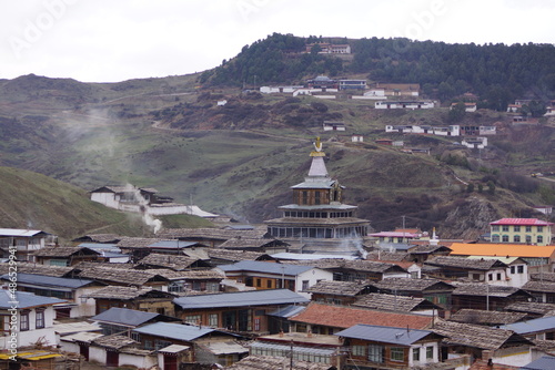 チベット・アムド地方 郎木寺の風景