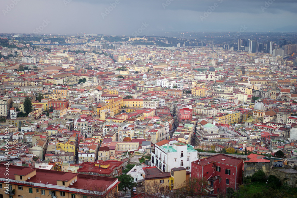 Ville de Naples vue des hauteurs