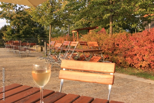 Blick in den Biergarten von Schloss Sonnenstein in Pirna in der Sächsischen Schweiz photo