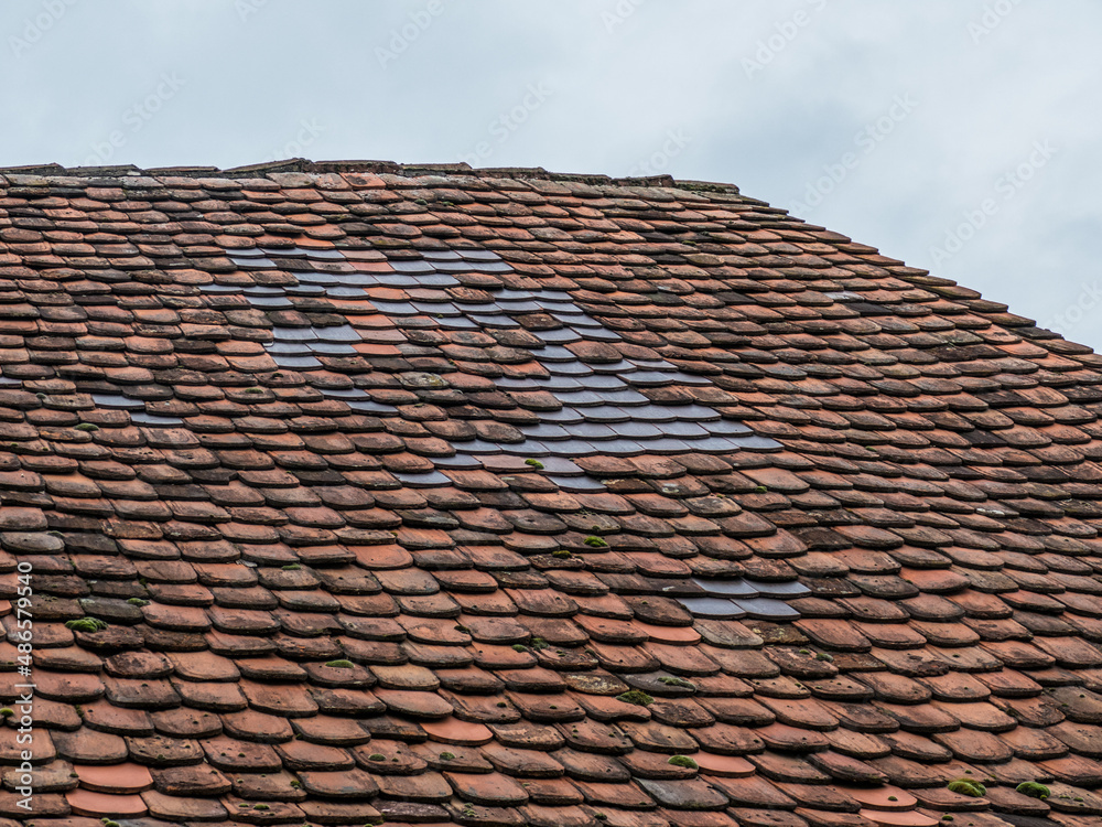 Ausbesserungen an altem Dach am Altbau Ausbesserungen an altem Dach am Altbau