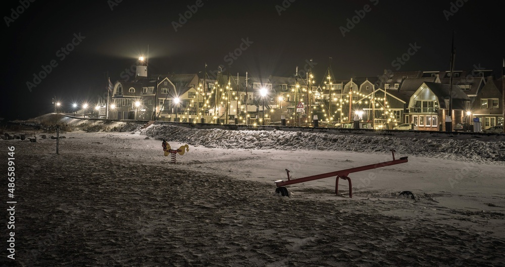 Harbour and beach with snow - obrazy, fototapety, plakaty 