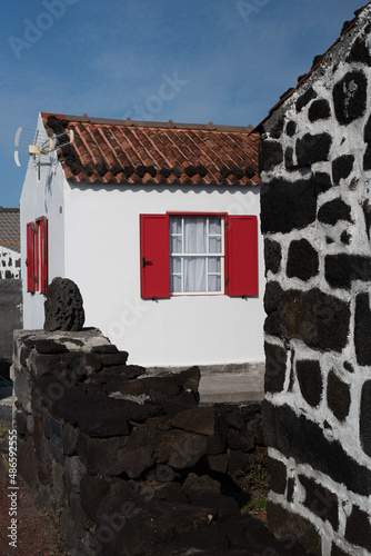 Independent houses in Lajido with red decor