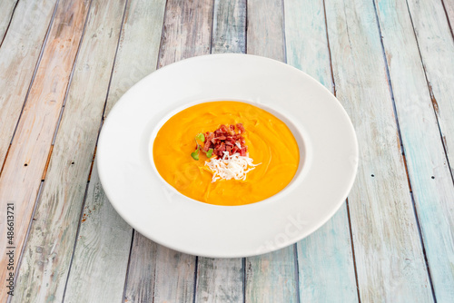 Salmorejo It is made by crushing a certain amount of breadcrumbs, which also includes garlic, olive oil, salt and tomato. photo