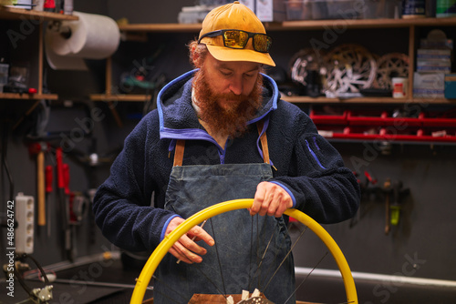 Building a bicycle wheel