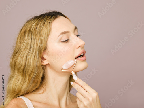 facial massage photo