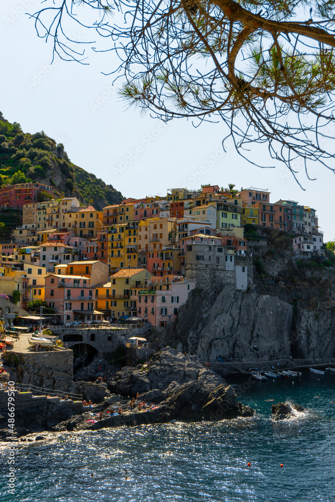 Manarola, a beautiful city in Italy and its iconic view in the 5 lands