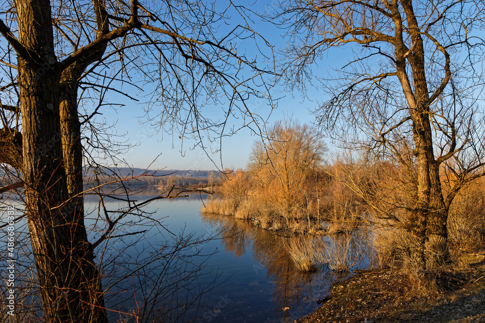 Obraz premium Grand parc de Miribel-Jonage, an urban park of 2200 hectares on the outskirts of Lyon was created to help control the flooding of the Rhône.