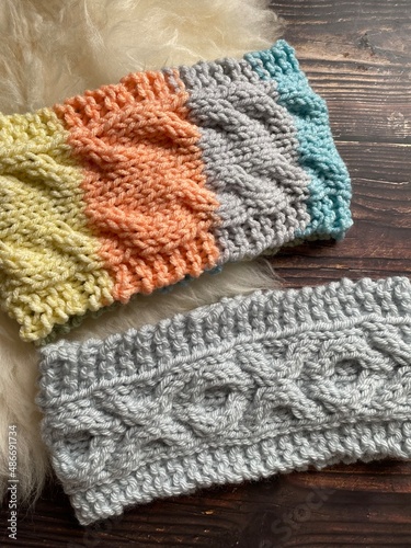 knitted headbands using hand knit cable stitch pattern