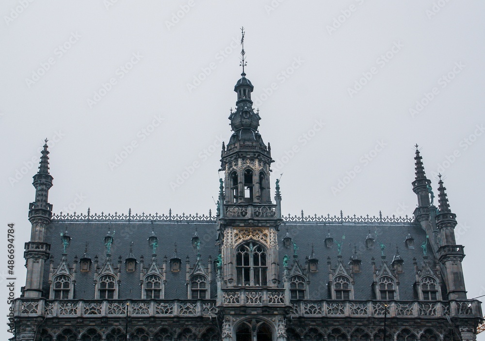 Maison du roi Bruxelles (Casa del Rey Bruselas) Museo de la ciudad de Bruselas, Bélgica. Este edificio neogótico, data del último cuarto del siglo XIX.