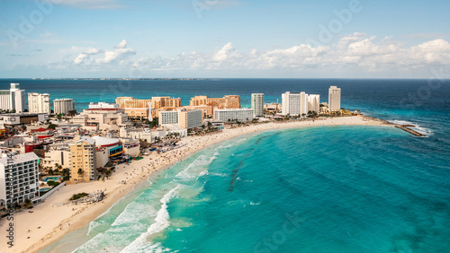 Fototapeta Naklejka Na Ścianę i Meble -  Resort area in Cancun