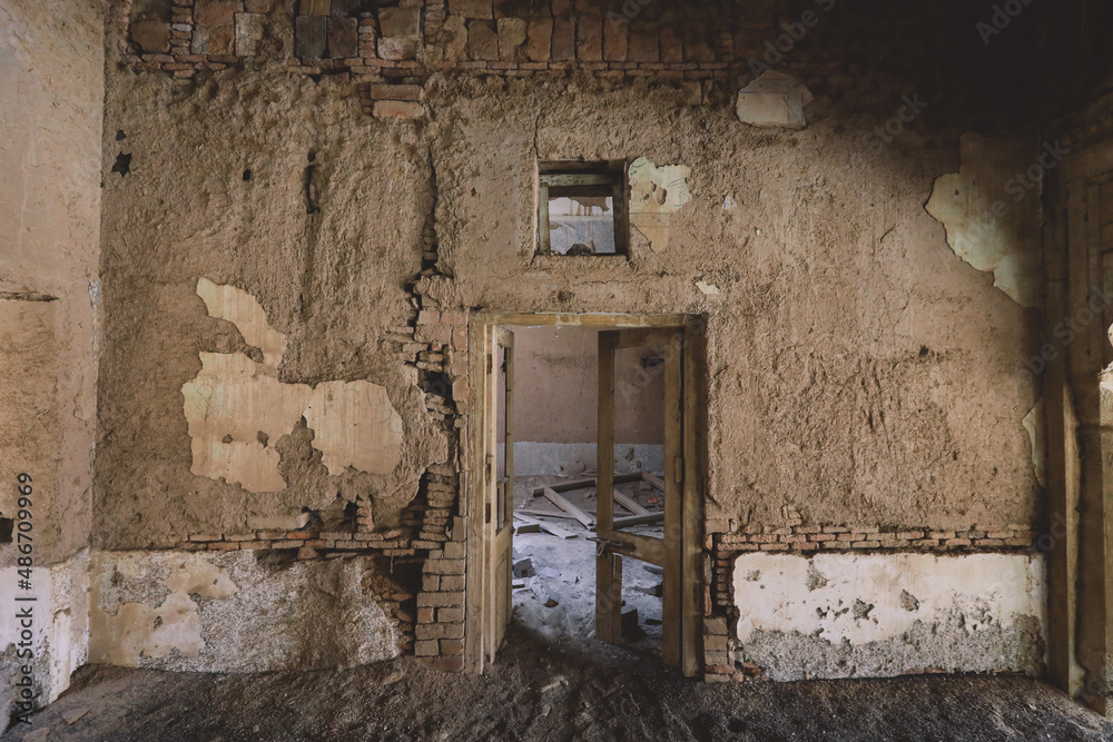 Fototapeta premium Interior View of the Brick Sandy Arches and Inside Room Ruins of the Derawar Fort in Cholistan Desert, Pakistan