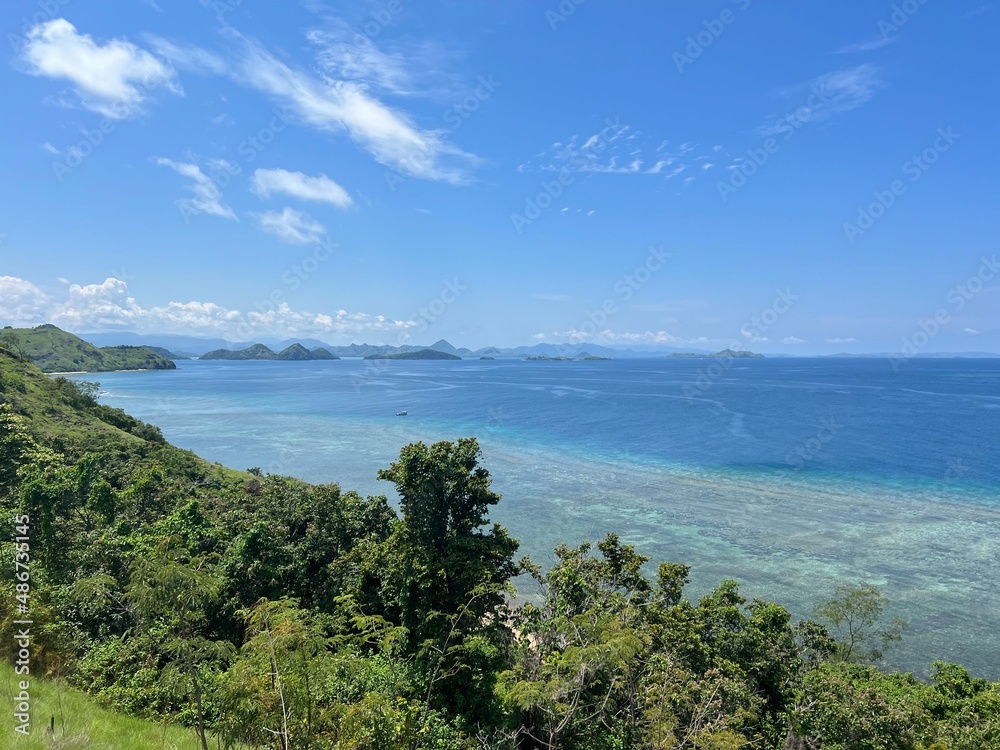 インドネシア コモド国立公園 フローレス島 ラブハンバジョ 海