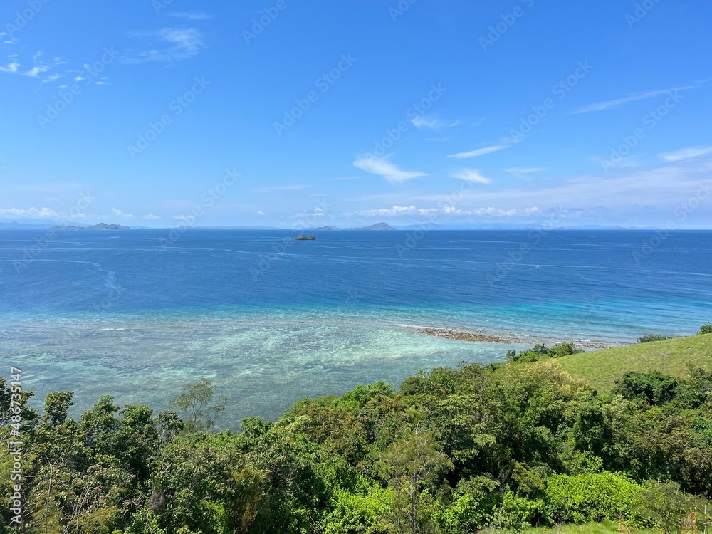 インドネシア コモド国立公園 フローレス島 ラブハンバジョ 海