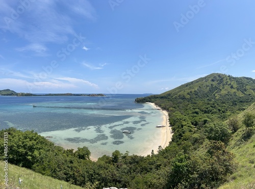 インドネシア コモド国立公園 フローレス島 ラブハンバジョ 海