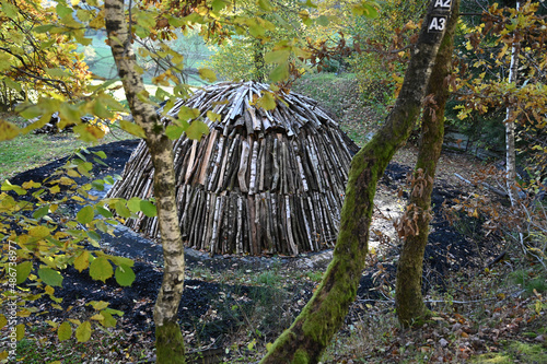 köhler hauberg holzstapel holzkohle photo