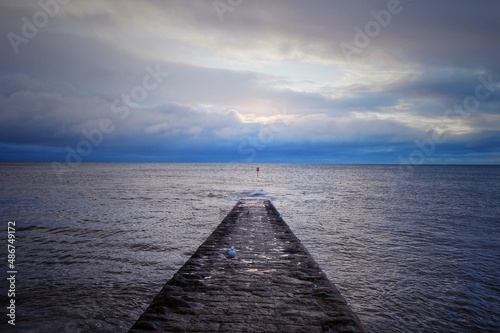 Fototapeta Naklejka Na Ścianę i Meble -  Towards the horizon