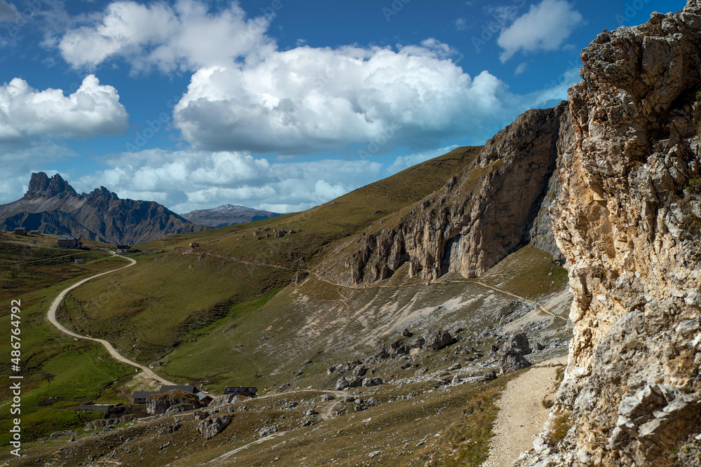 Fototapeta premium Schroffe Bergwelt, Seiseralm