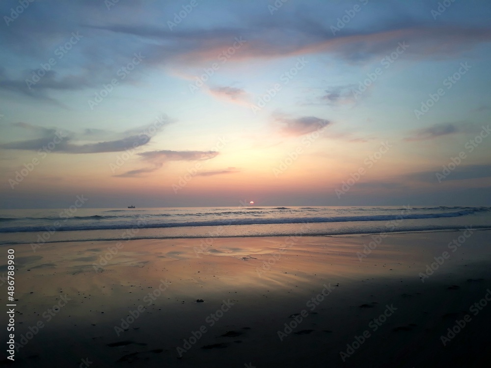 Obraz premium sunset on the beach