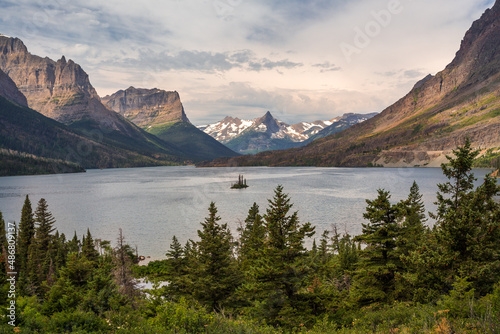 St. Mary lake and Wild Goose Island in Glacier National Park, Montana, USA