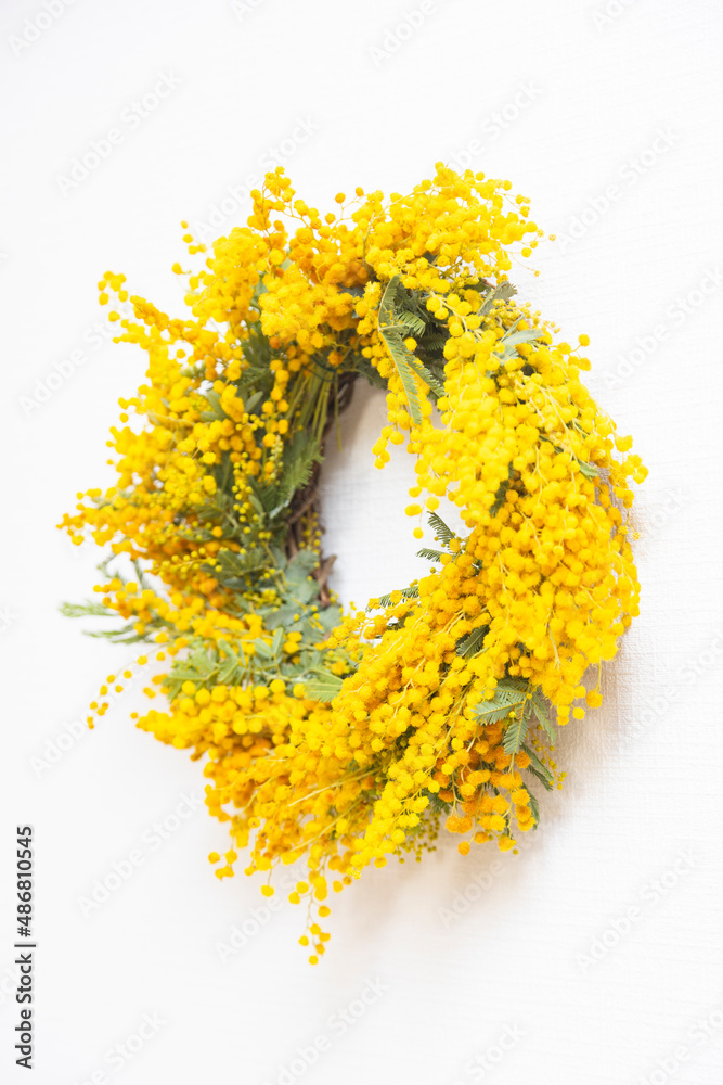 Obraz premium Mimosa wreath