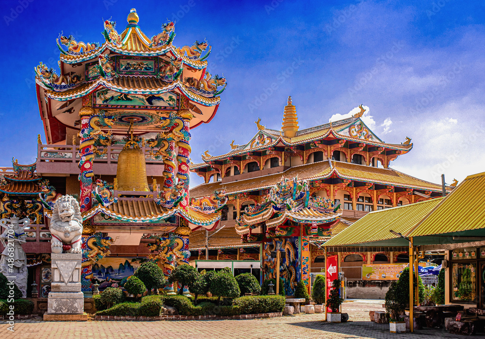 stunning chinese temple in thailand