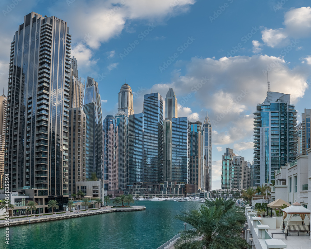 Naklejka premium Morning in Dubai Marina