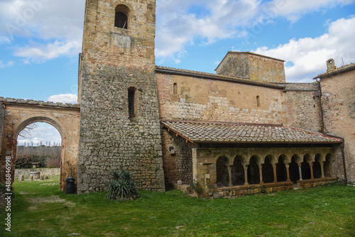 Pieve di San Giovanni Battista a Ponte allo Spono, il chiostro