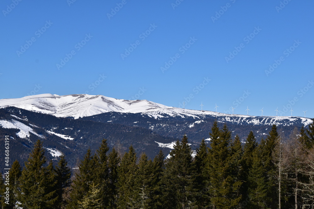 Blick auf Lachtal und Tauernwinkpark in den Wölzer Tauern, Steiermark, Blick vom Weißeck