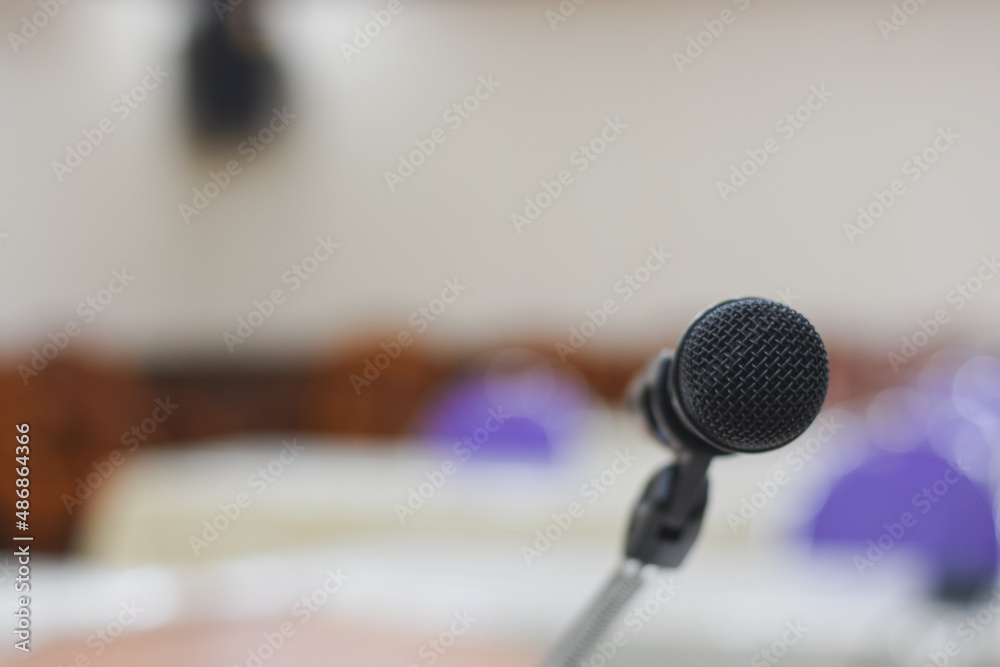 Floating mics in the conference room Floating mics in the conference room